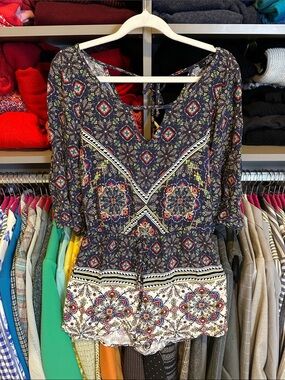 BeBop navy/red/white print back tie elastic waistband 3/4 sleeve romper size S